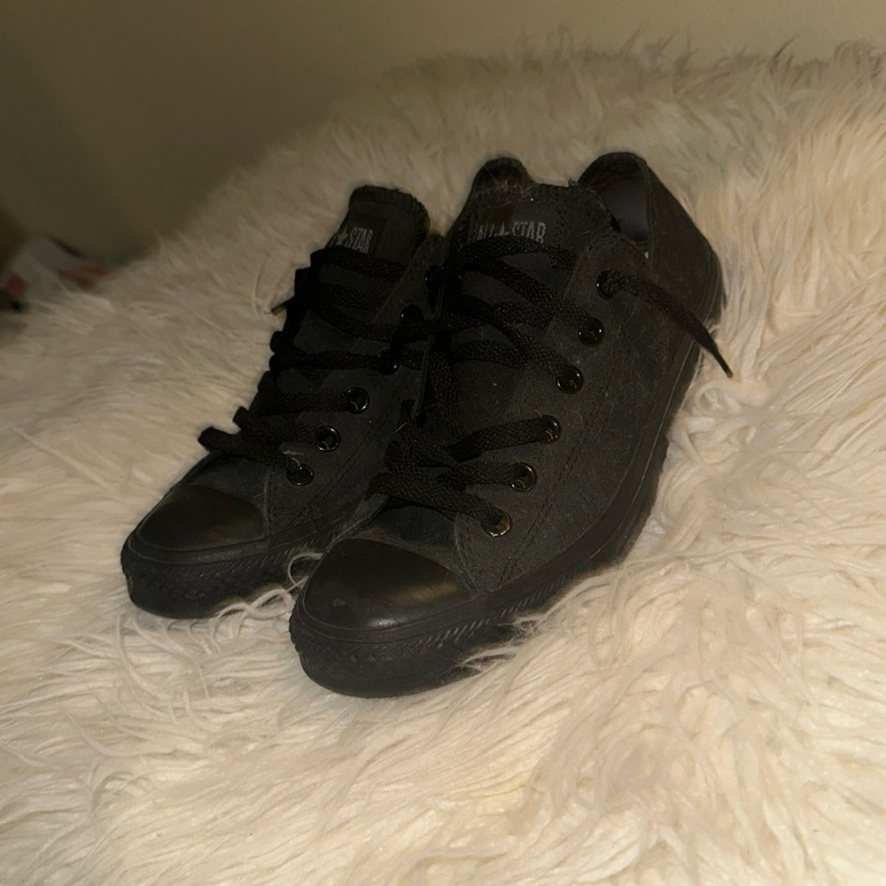 Black monochrome low top converse